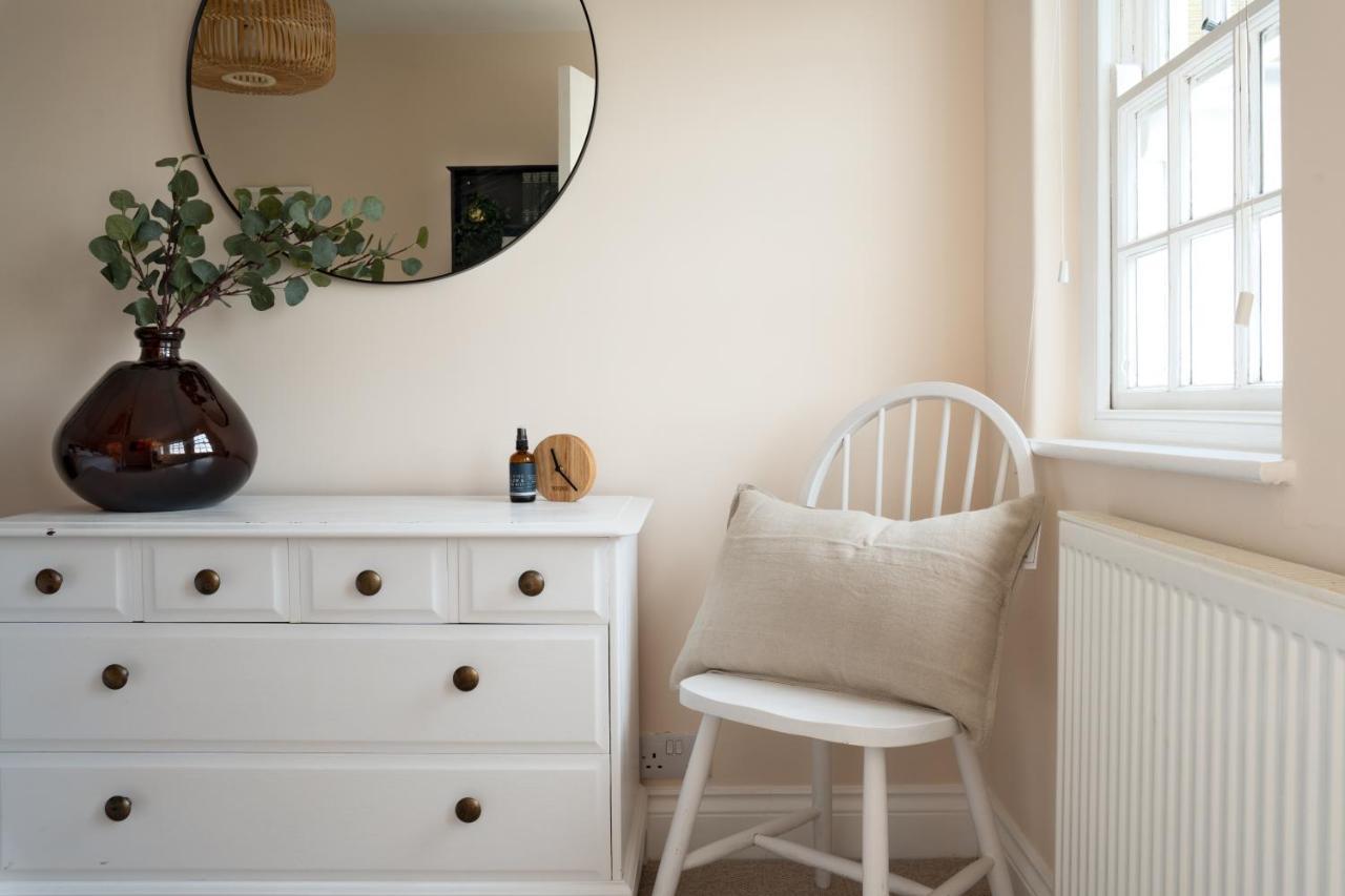 Stylish Two Bedroom Cottage - In Town Centre St Ives  Exterior photo
